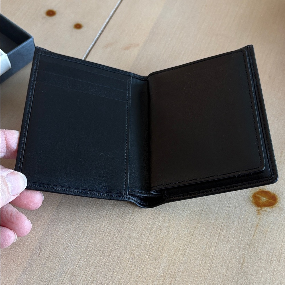 Hartmann Sleek Black Card Holder - Picture 2 of 3
